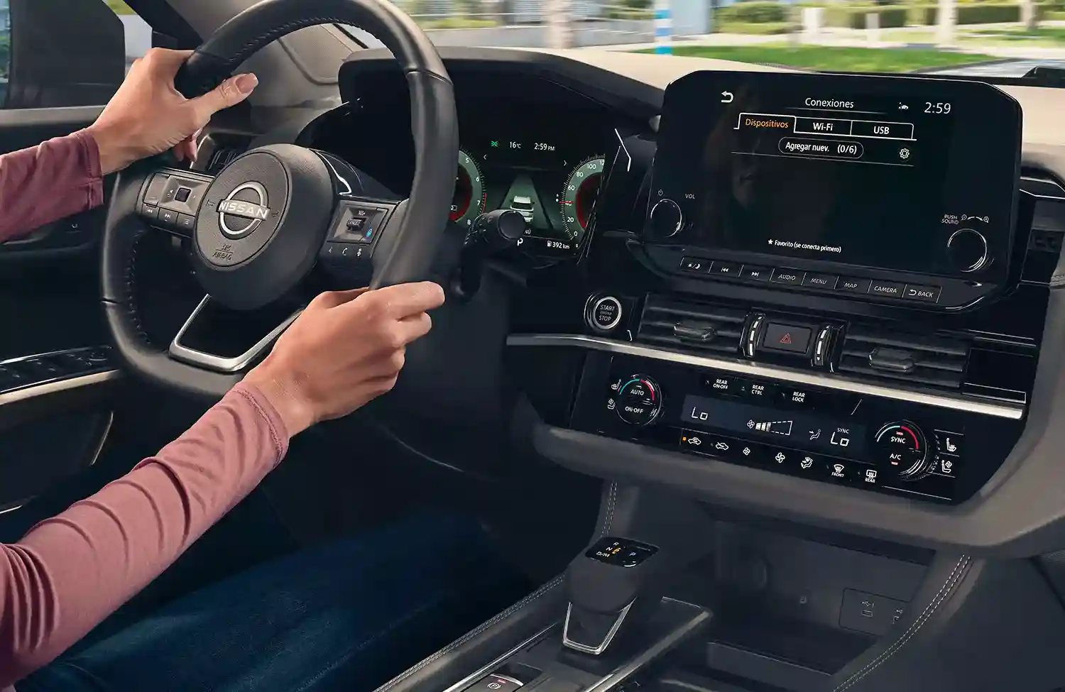 Diseño interior de la camioneta Nissan Pathfinder
